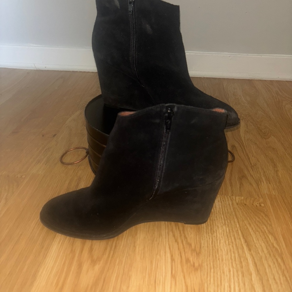 4 for $20 item Lucky brand wedge boots